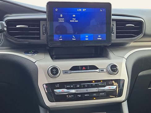 Used 2021 Ford Explorer XLT RWD image 17