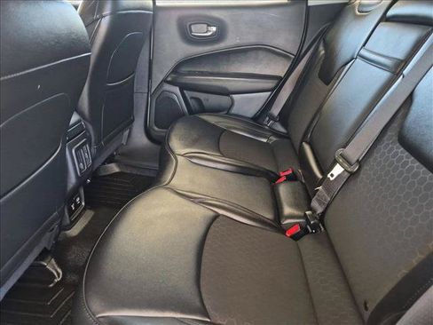 Used 2019 Jeep Compass Latitude AWD/4WD image 16