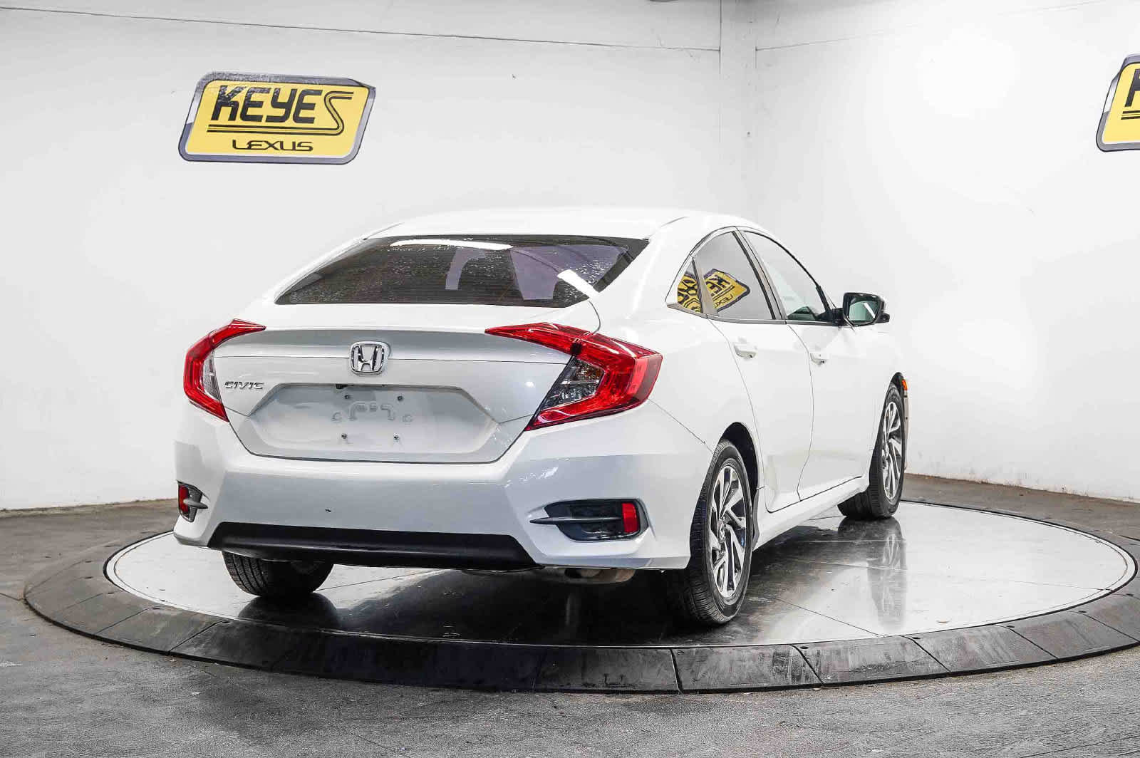 Used 2016 Honda Civic EX image 4
