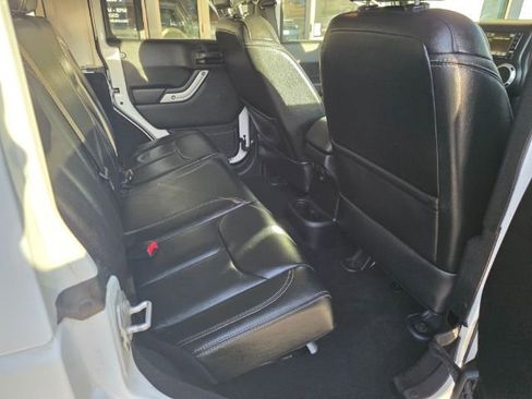 Used 2016 Jeep Wrangler Unlimited Sahara w/ Dual Top Group image 21