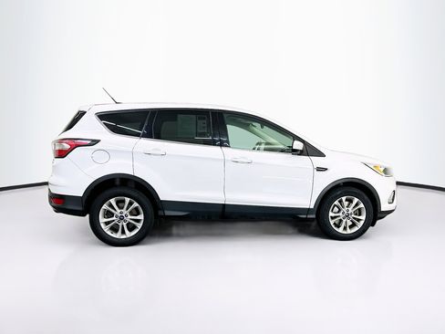 Used 2017 Ford Escape SE image 10