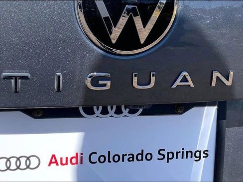 Used 2022 Volkswagen Tiguan SEL R-Line image 8