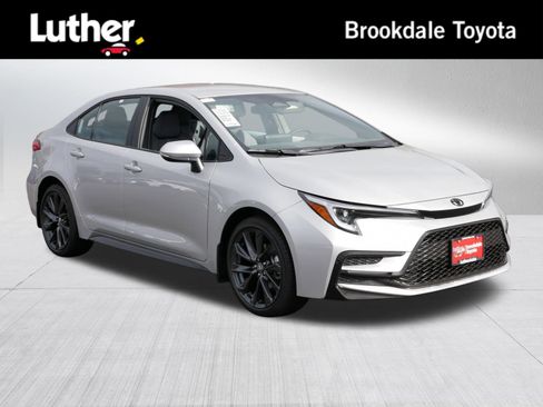 Certified 2025 Toyota Corolla SE image 1