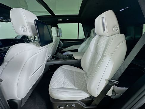 Used 2026 Cadillac Escalade V AWD/4WD image 37