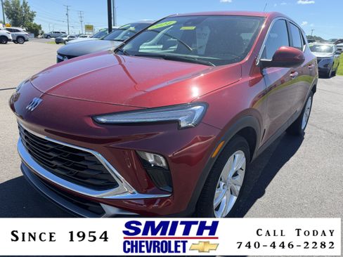 Used 2024 Buick Encore GX Preferred w/ Comfort Package FWD image 1