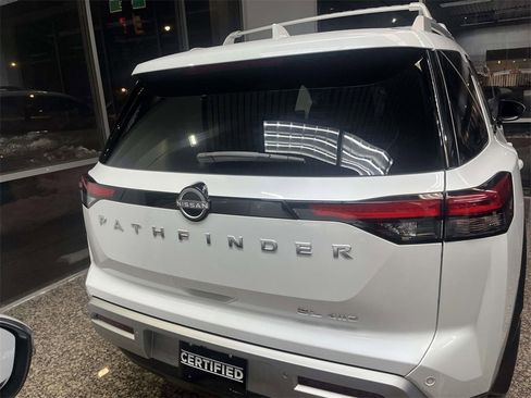 Certified 2025 Nissan Pathfinder SL w/ Cargo Package image 5