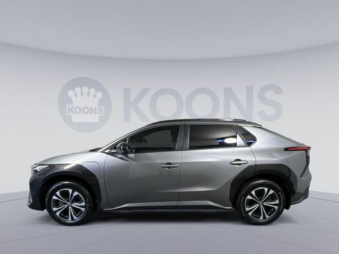 Used 2024 Toyota bZ4X XLE AWD/4WD image 7
