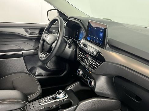 Used 2025 Ford Escape Active image 40