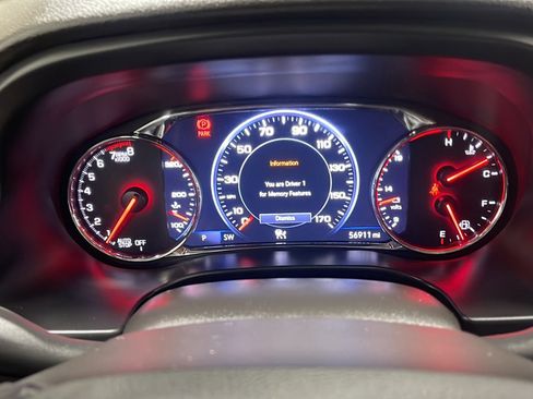 Used 2021 GMC Acadia Denali w/ Denali Ultimate Package AWD/4WD image 5