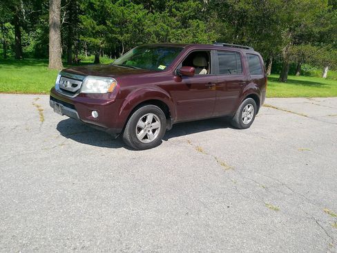 Used 2011 Honda Pilot EX image 1