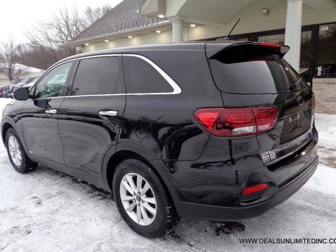 Used 2019 Kia Sorento AWD image 4