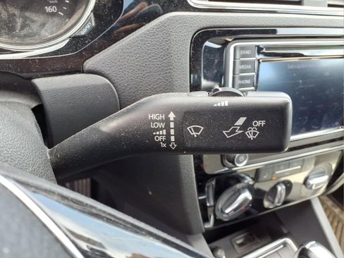 Used 2016 Volkswagen Jetta Sport FWD image 22