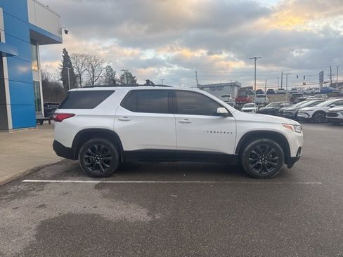 Used 2021 Chevrolet Traverse RS image 3