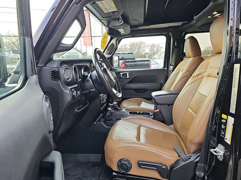 Used 2020 Jeep Wrangler Unlimited Sahara image 14
