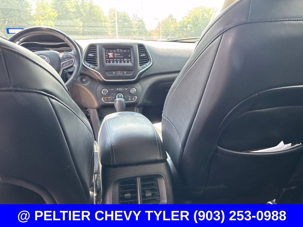 Used 2021 Jeep Cherokee Latitude Plus FWD image 20