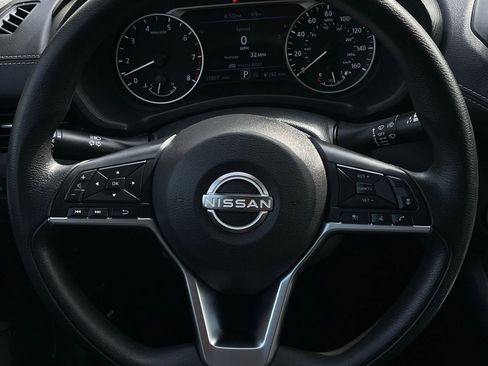Used 2024 Nissan Sentra SV FWD image 13
