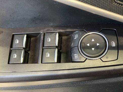 Used 2020 Ford Explorer XLT w/ Comfort Package image 16