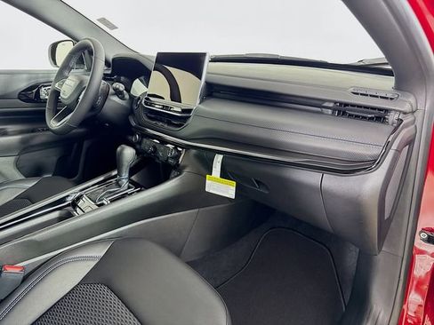 New 2026 Jeep Compass Latitude image 28