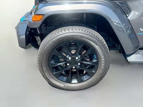 Used 2023 Jeep Wrangler Unlimited Sahara w/ Cold Weather Group AWD/4WD image 34