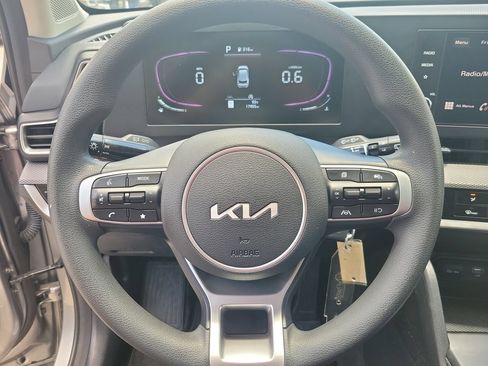 Used 2025 Kia Sportage LX FWD image 17