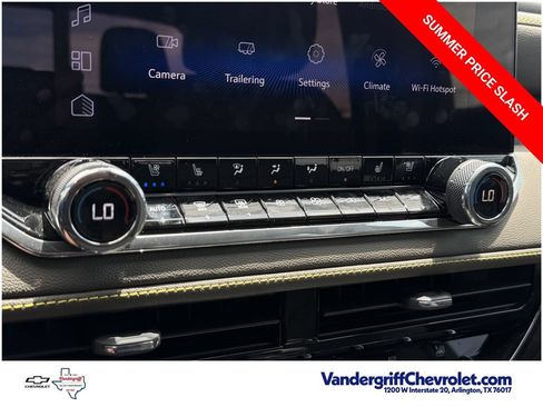 Used 2026 Chevrolet Colorado ZR2 w/ Technology Package AWD/4WD image 19
