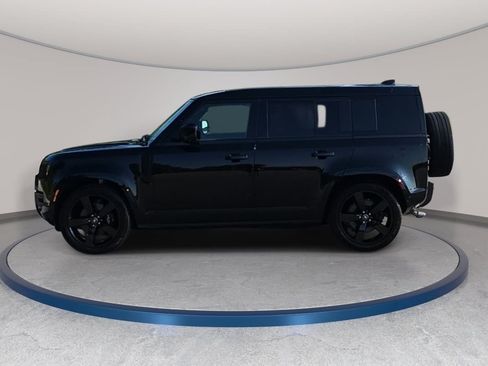Used 2025 Land Rover Defender 110 V8 AWD/4WD image 8