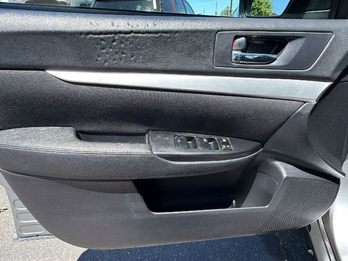 Used 2011 Subaru Outback 2.5i AWD/4WD image 19