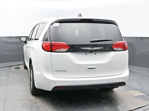 New 2026 Chrysler Voyager LX image 5