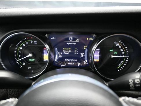 Used 2022 Jeep Wrangler Unlimited Sahara w/ Cold Weather Group AWD/4WD image 15
