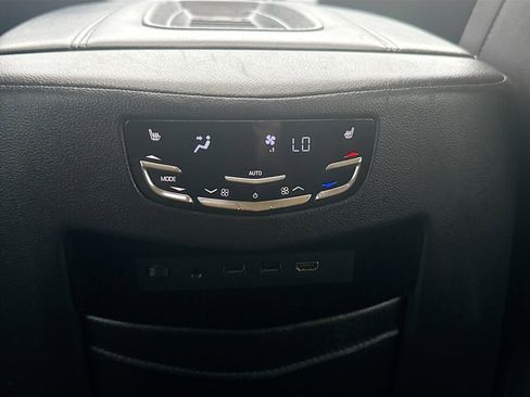 Used 2020 Cadillac Escalade ESV Luxury image 27