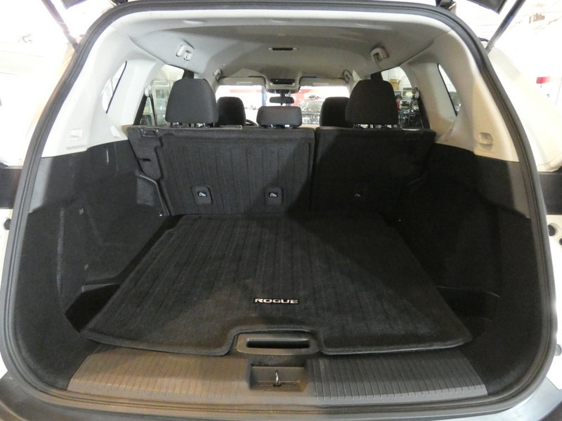 Used 2023 Nissan Rogue SV AWD/4WD image 5