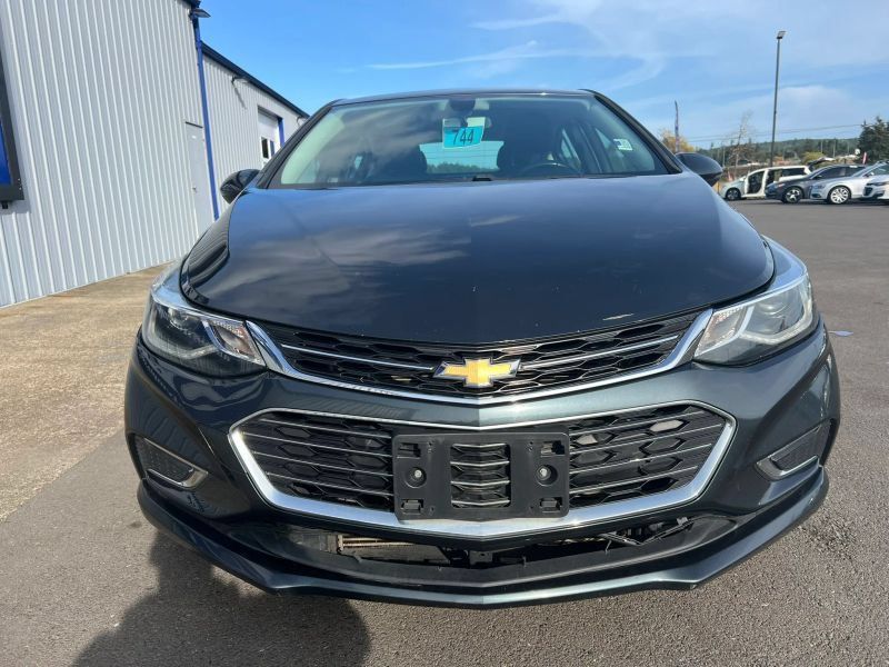 Used 2017 Chevrolet Cruze Premier FWD image 4