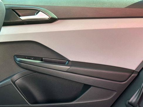 Used 2022 Volkswagen Taos S image 13