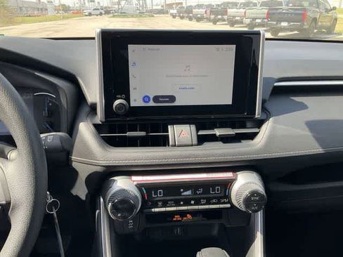 Used 2025 Toyota RAV4 LE image 20