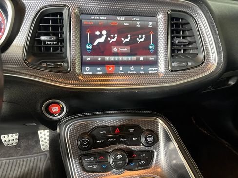 Used 2018 Dodge Challenger SRT Hellcat RWD image 17