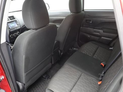 Used 2025 Mitsubishi Outlander Sport 2.0 ES image 10