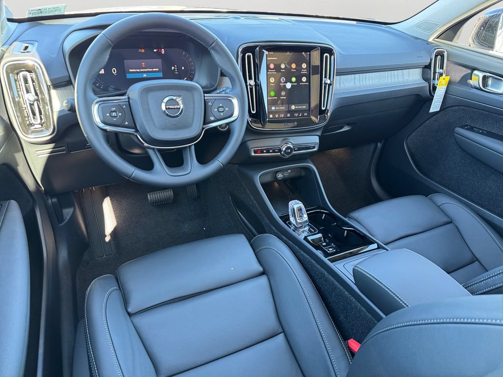 Certified 2026 Volvo XC40 B5 Plus w/ Climate Package AWD/4WD image 11