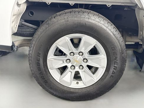 Used 2023 Chevrolet Silverado 1500 Custom RWD image 32