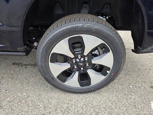 New 2025 Ford F150 Lightning Platinum image 9