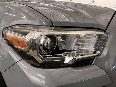 Used 2020 Toyota Tacoma TRD Off-Road image 28