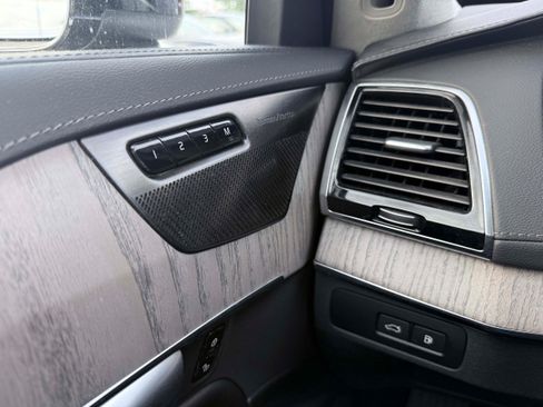 Certified 2024 Volvo XC90 T8 Ultimate w/ Lounge Package AWD/4WD image 19