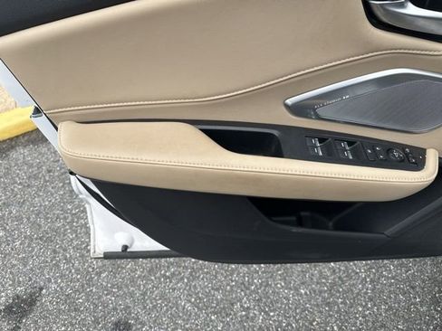 Used 2023 Acura RDX AWD w/ Advance Package image 9