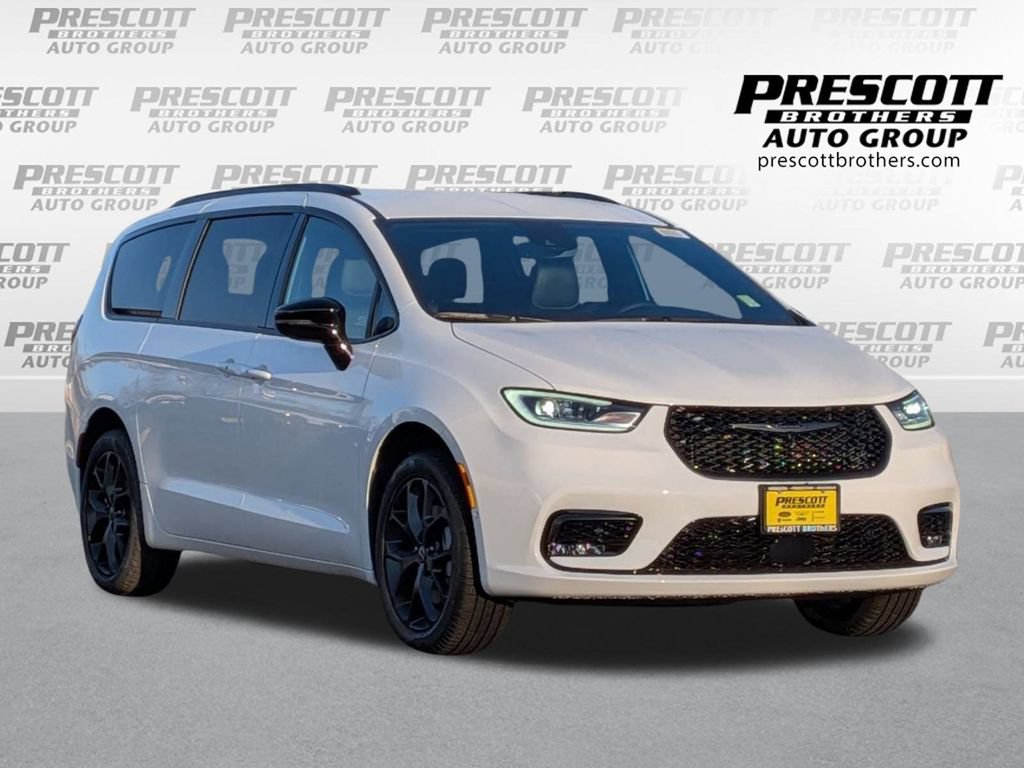 New 2026 Chrysler Pacifica Select w/ S Appearance Package AWD/4WD image 1