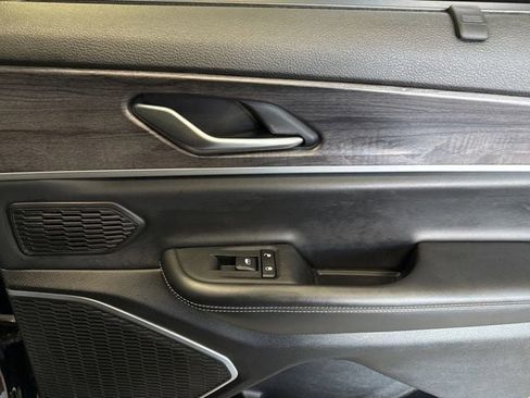 Used 2022 Jeep Grand Cherokee L Limited w/ Luxury Tech Group II image 52