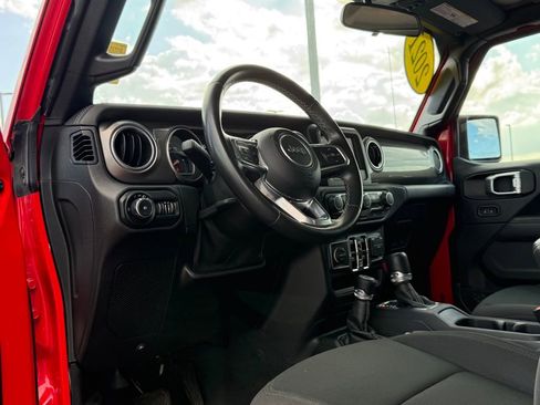 Used 2021 Jeep Wrangler Unlimited Sahara image 11