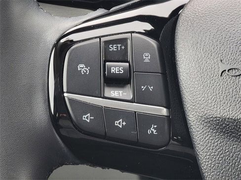 Certified 2023 Ford Escape Platinum image 32