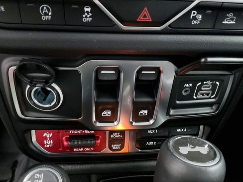 Certified 2025 Jeep Wrangler Rubicon w/ Safety Group image 29