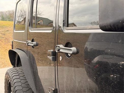 Used 2018 Jeep Wrangler Unlimited Sport S image 17