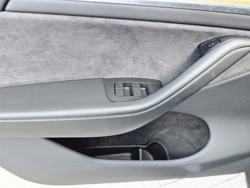 Used 2023 Tesla Model Y Long Range image 13