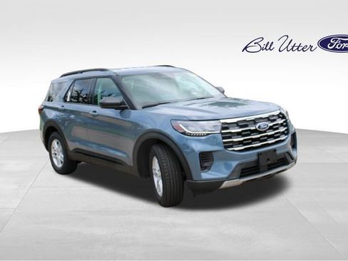 New 2026 Ford Explorer Active RWD image 2